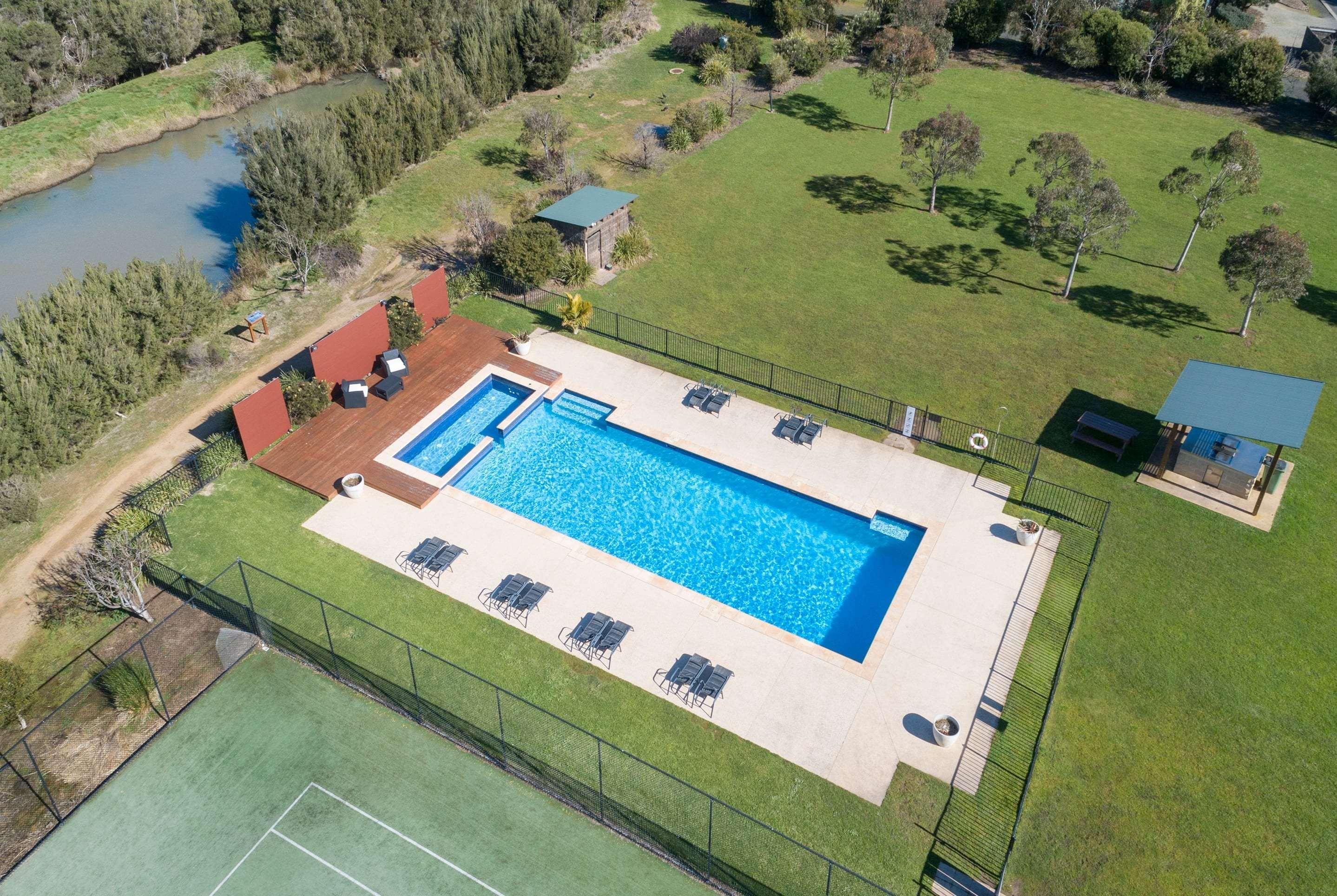 Ramada Resort By Wyndham Phillip Island Cowes Exterior photo