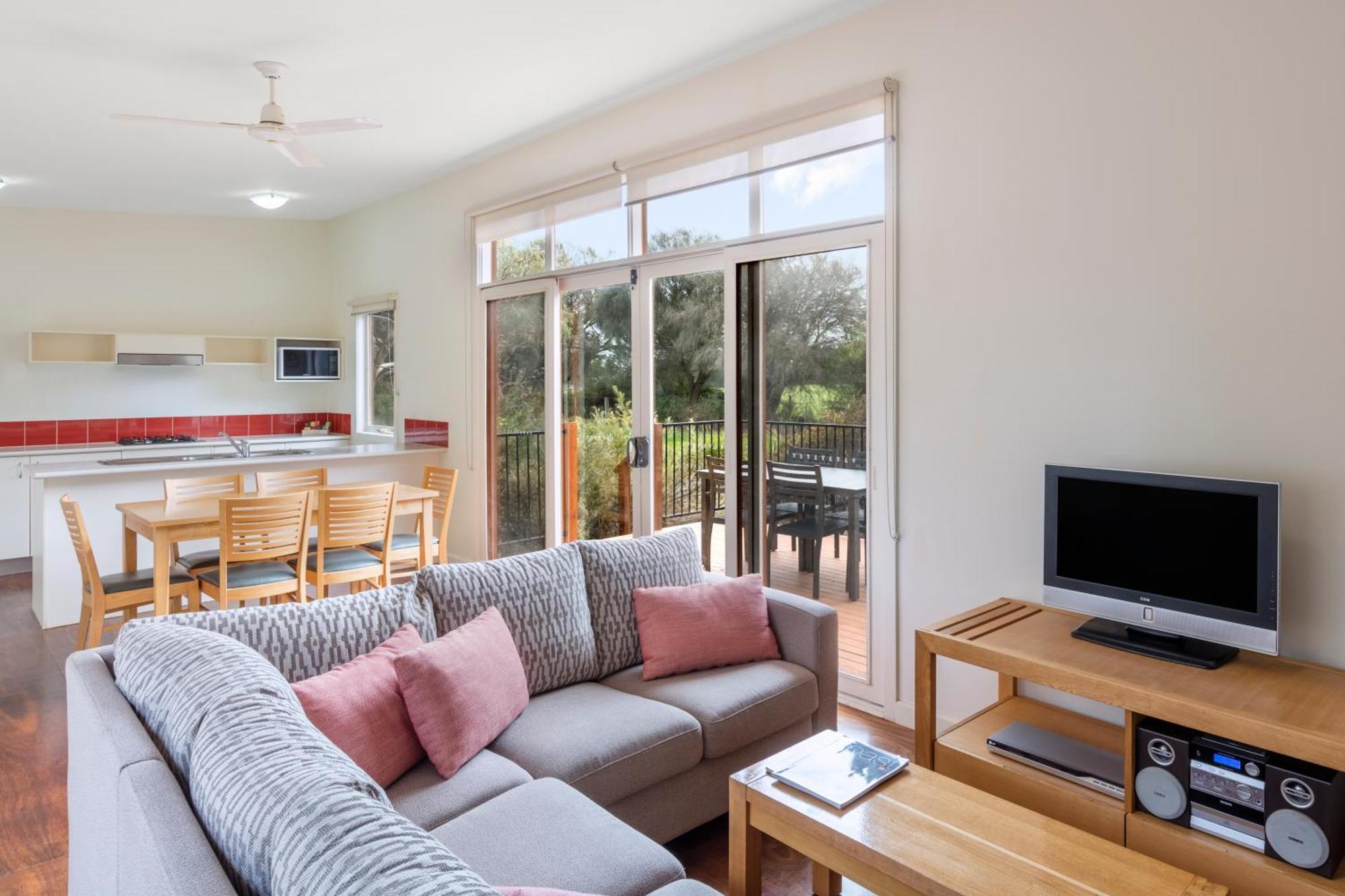Ramada Resort By Wyndham Phillip Island Cowes Exterior photo